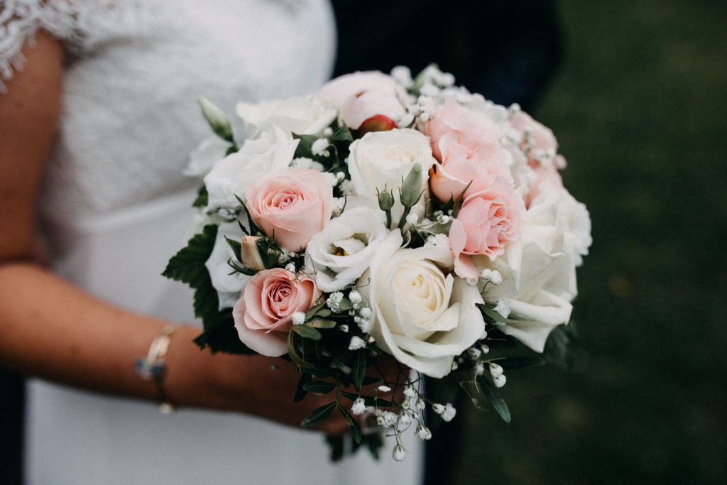 photographe mariage calvados Normandie bouquet de la mariée